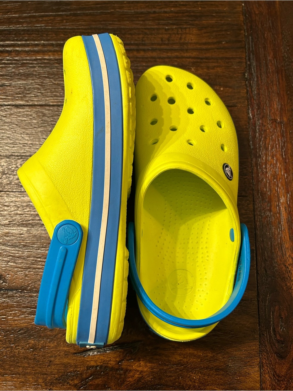 Crocs Crocband Clogs - Tennis Ball Green / Ocean Relaxed Blue - M5/W7